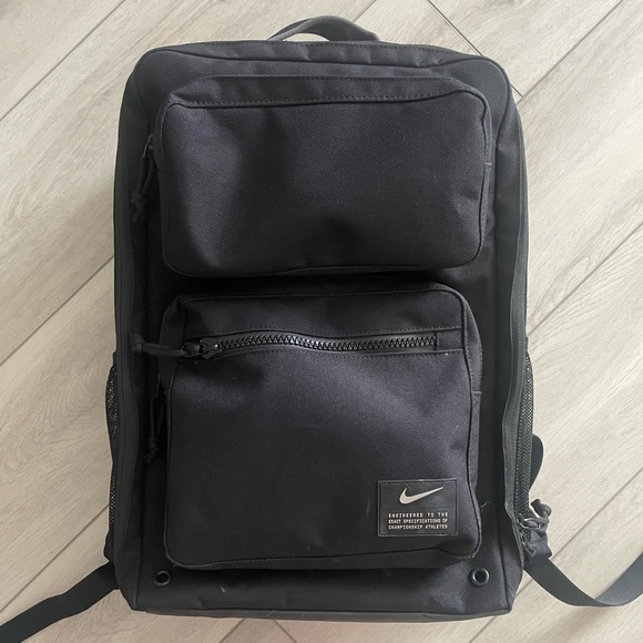 Nike Other - Nike Unisex Utility Speed School/Gym Laptop Sleeve Training Backpack 27 L